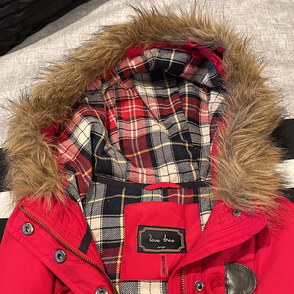 Red vest - Picture 3 of 12